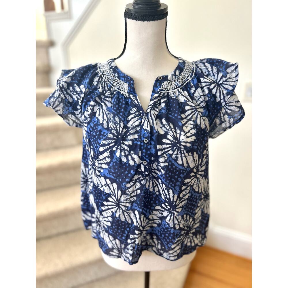 Xírena Blue & White Batik Print Shirred Ruffle Sleeve Blouse